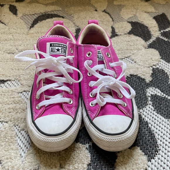 Pink Converse - Picture 2 of 4